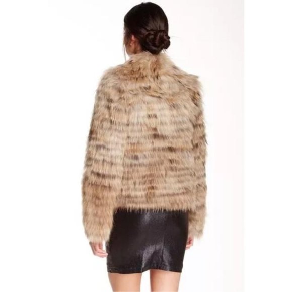 NWT Alice + Olivia 100% Asiatic Raccon Fur Coat - Picture 4 of 16